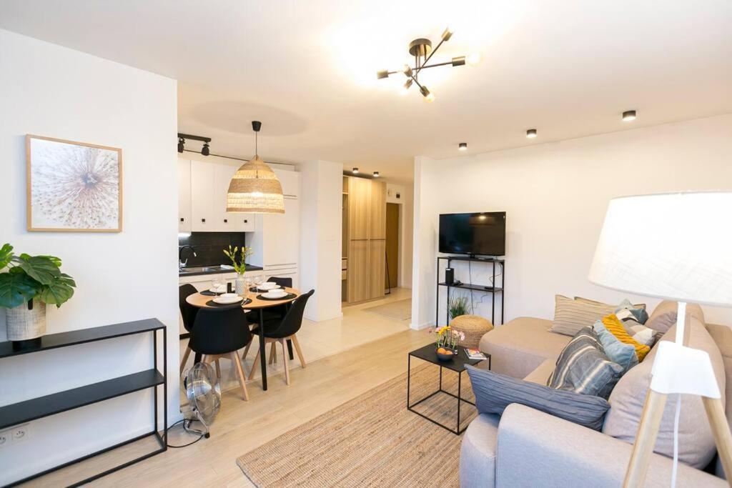 Piekne, Przestronne Mieszkanie Przy Placu Teatralnym. Apartment Warschau
